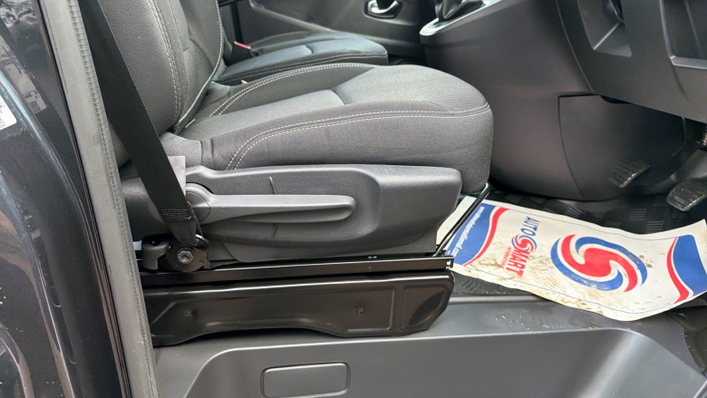 Nissan Primastar 30 L2 Diesel 2.0 dCi 130ps H1 Tekna Crew Van